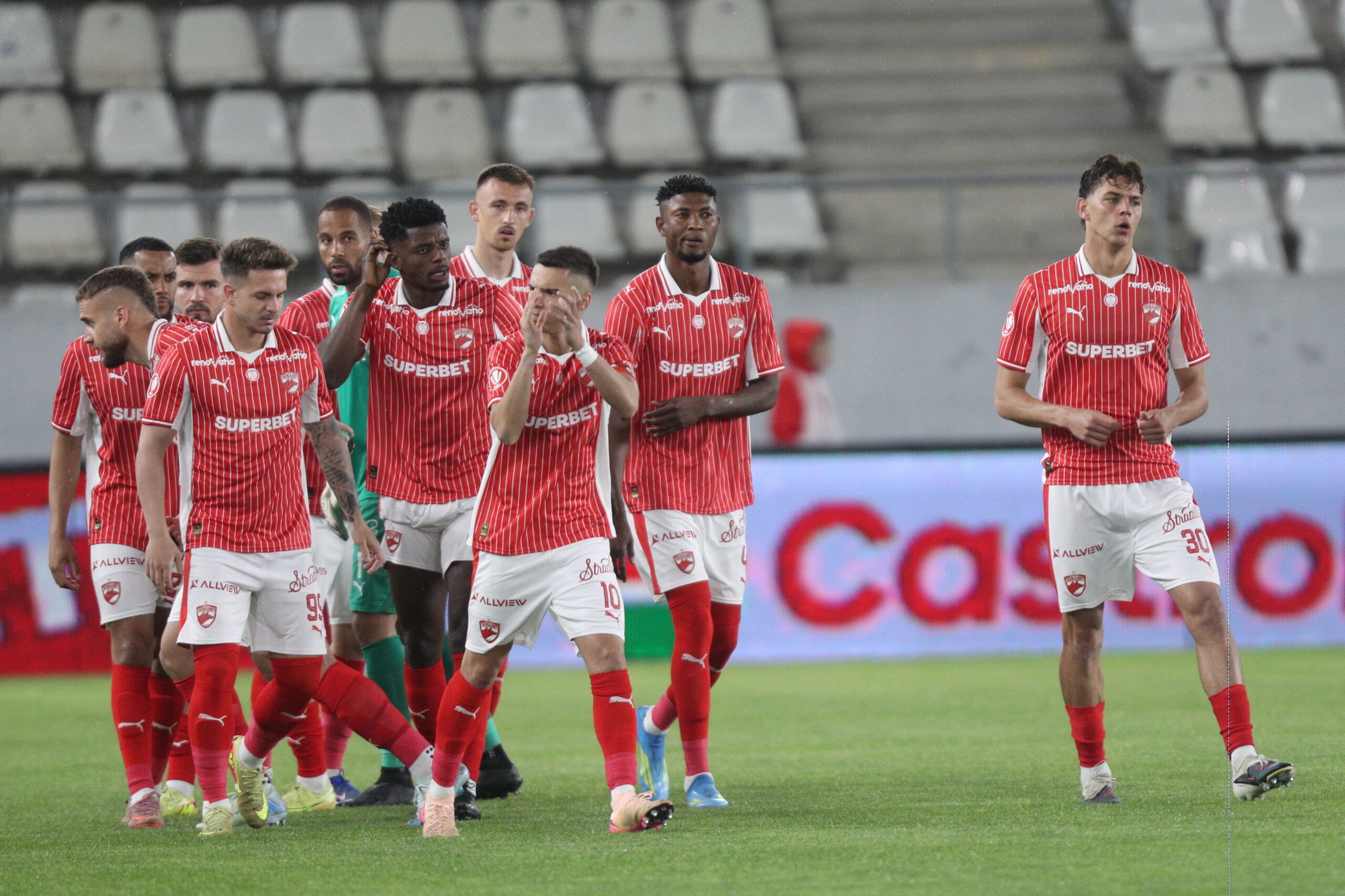 Derby cu Europa in joc Dinamo si FCSB se confrunta intr un meci crucial