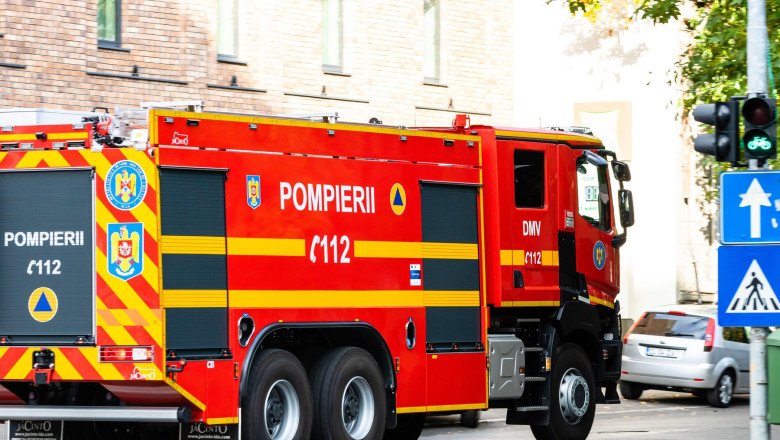 Inconstienta putea sa i coste viata Un apartament din Cluj Napoca a fost incendiat din cauza unei tigari Doua persoane au suferit arsuri
