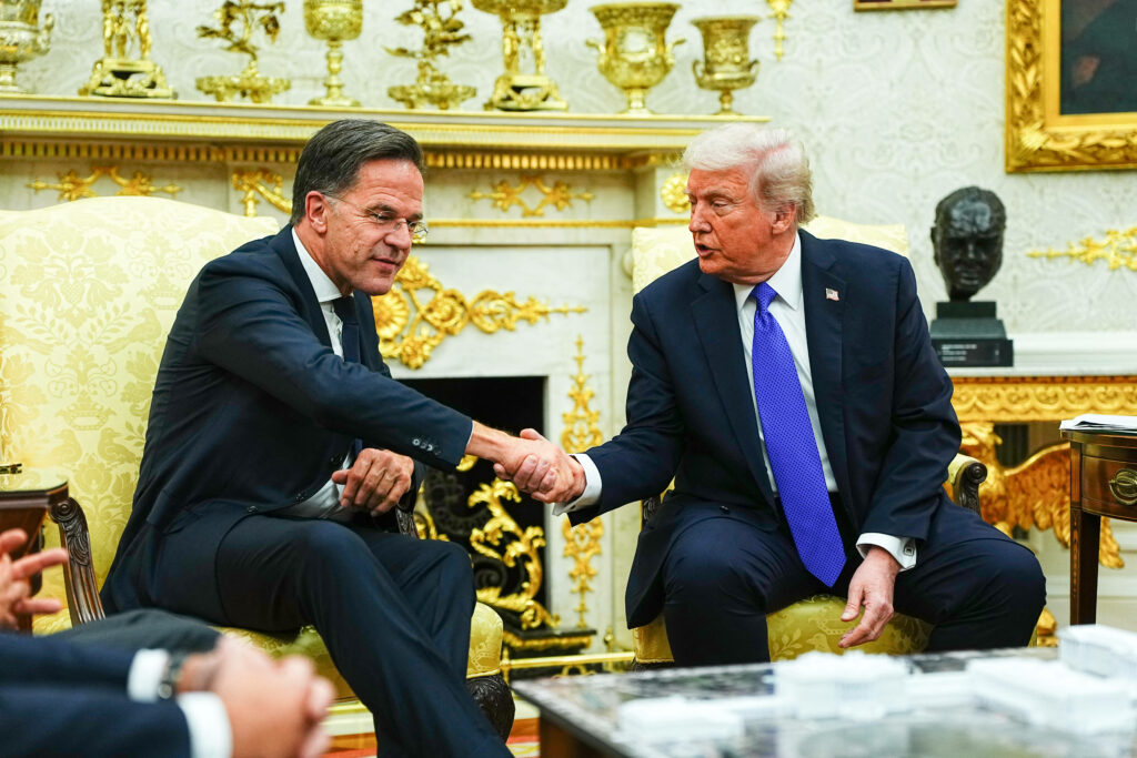 Mark Rutte are un plan pentru a-l păstra pe Trump în NATO. Ce cuprinde acesta? 1 Mark Rutte are un plan pentru a l pastra pe Trump in NATO Ce cuprinde acesta
