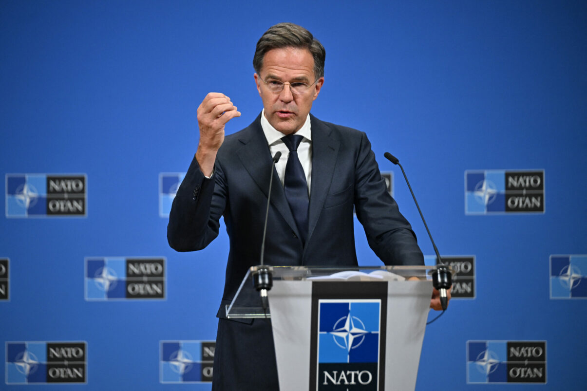 Mark Rutte consideră că multe țări NATO nu alocă suficiente resurse pentru sprijinul Ucrainei. 1 Mark Rutte considera ca multe tari NATO nu aloca suficiente resurse pentru sprijinul Ucrainei