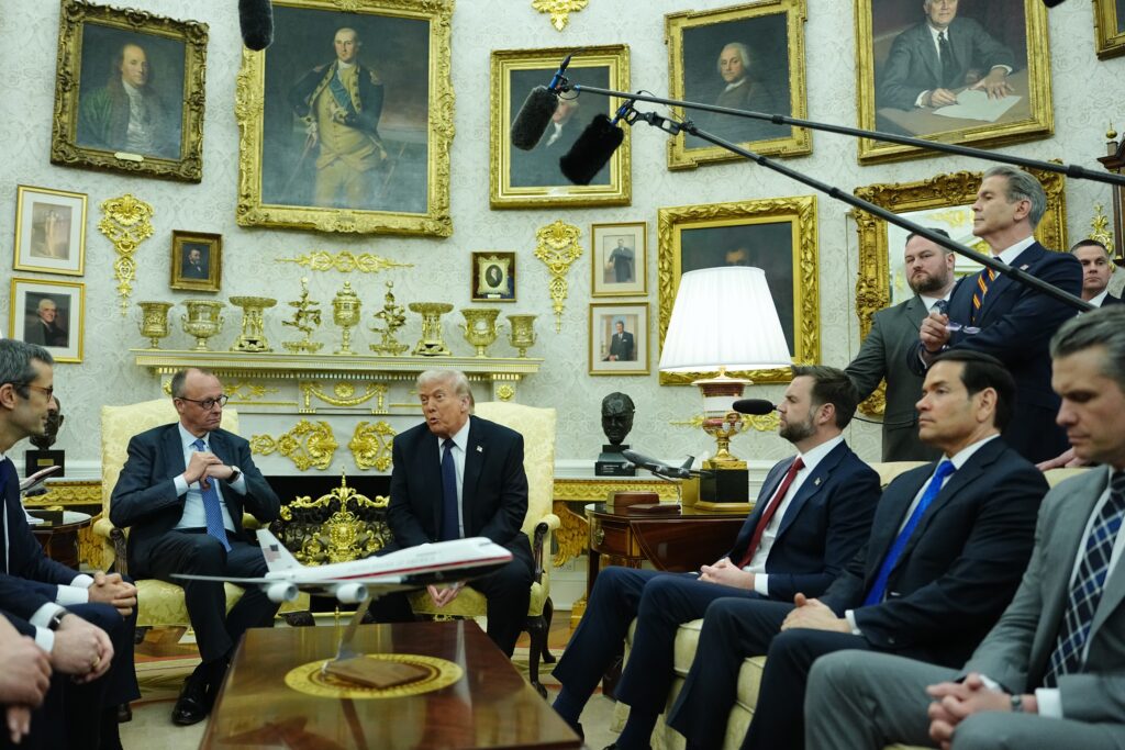 Merz reafirma parteneriatul militar cu SUA in ciuda avertismentelor lui Trump cu privire la retragerea trupelor americane din Germania