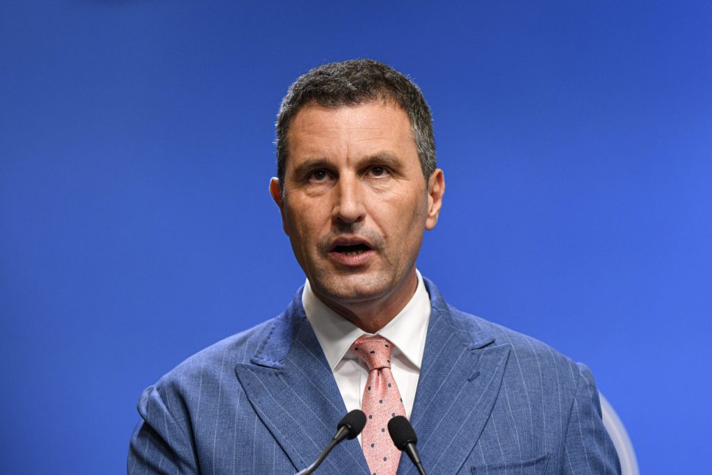 Ministrul interimar al agriculturii Tanczos Barna Sectorul porcin si cel al laptelui se confrunta cu o situatie complicata pe piata