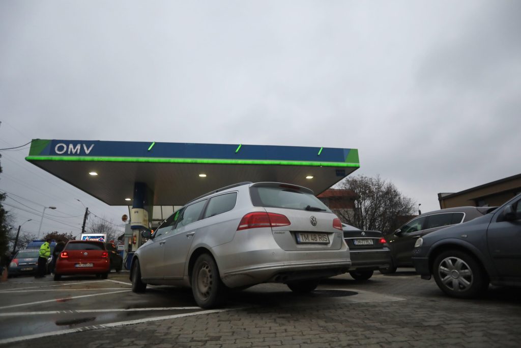 Motorina mai scumpa pe drumul catrea mare soferii plateasc mai mult pe Autostrada Soarelui dect in alte orase din tara