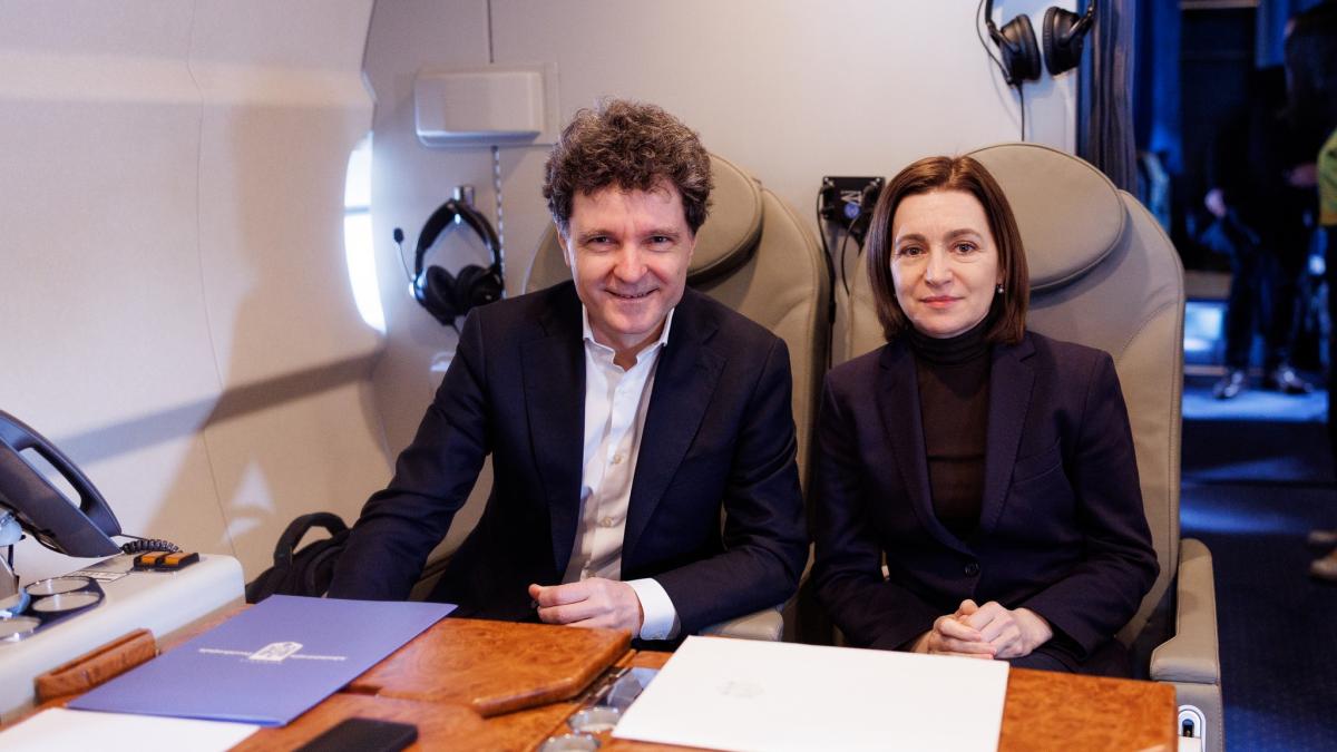 Nicuser Dan si Maia Sandu au calatorit impreuna catrei Armenia unde vor lua parte la summit