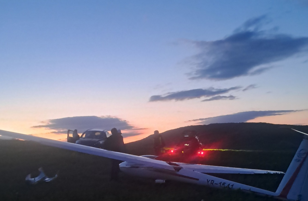 Planor cu posibile dificultati de aterizare la Mera judetul Cluj Informatile privind un posibil accident aviatic nu se confirma Nu am fost anuntati
