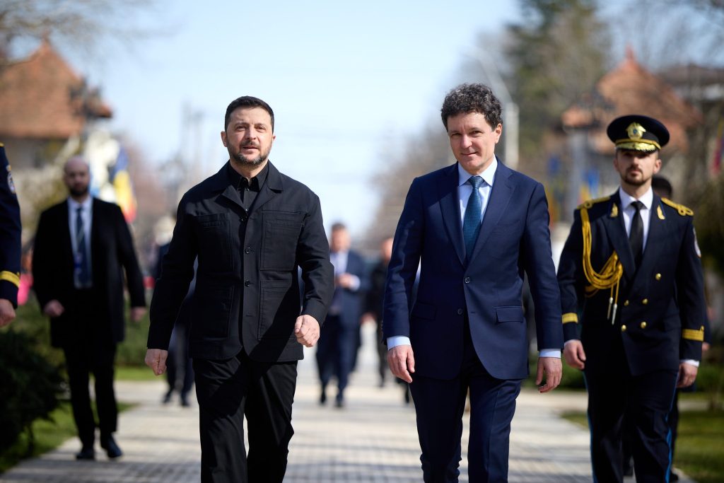 Presa maghiara Bucurestiul a demarat o competitie acerba de inarmare