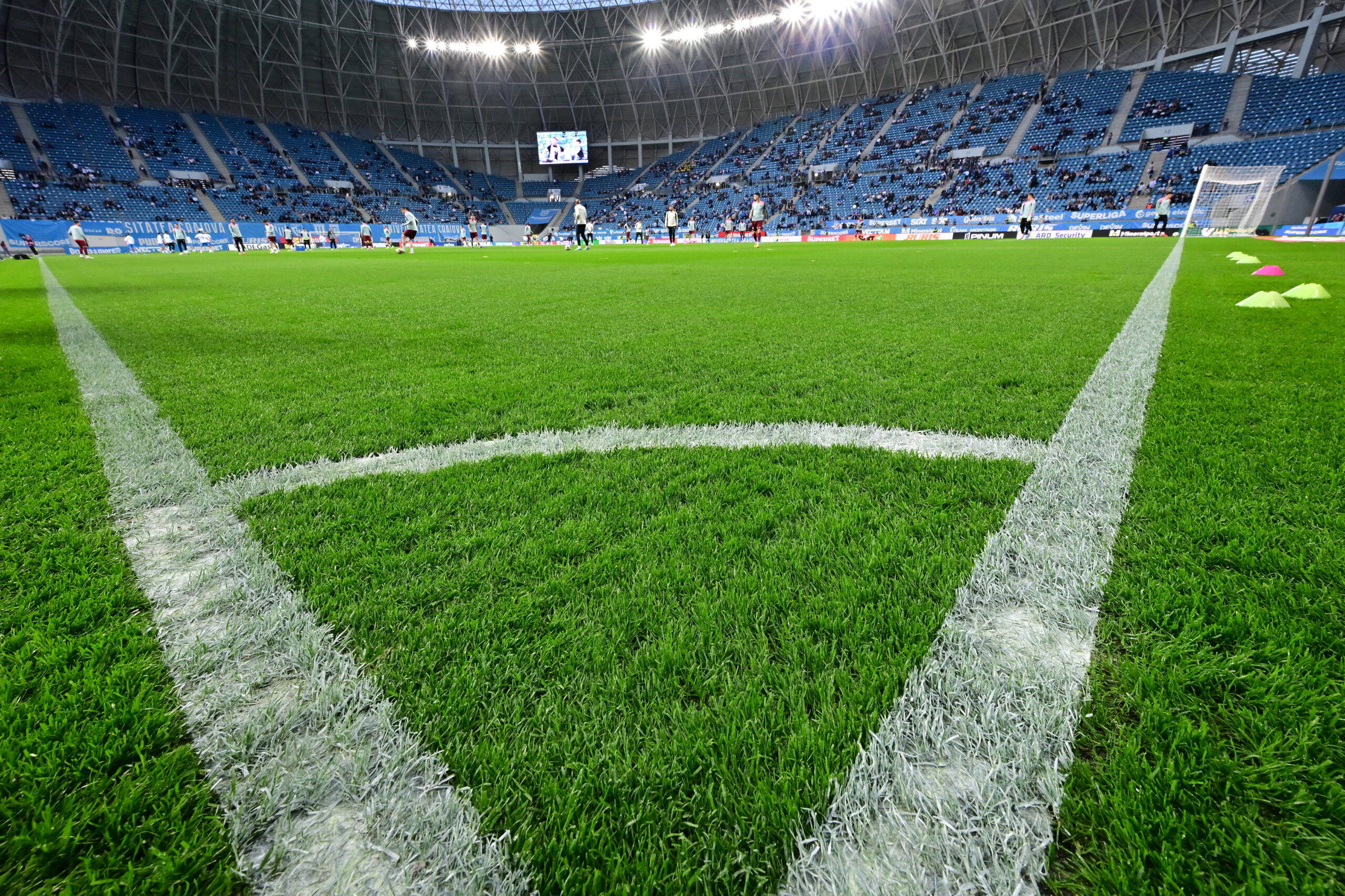 Programul etapei a 9 a din Superliga de fotbal play off play out Cand se desfasoara meciul dintre primele doua echipe clasate Universitatea Craiova