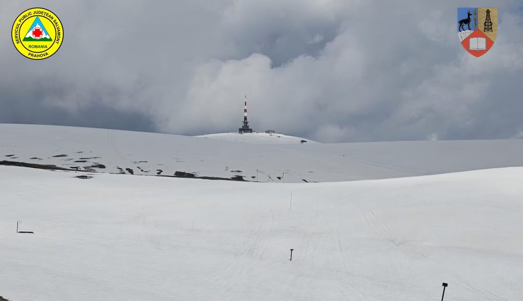 Traseele turistice din Platoul Bucegi, închise. Se prevăd ploi, ninsori și viscol. 1 Traseele turistice din Platoul Bucegi inchise Se prevad ploi ninsori si viscol