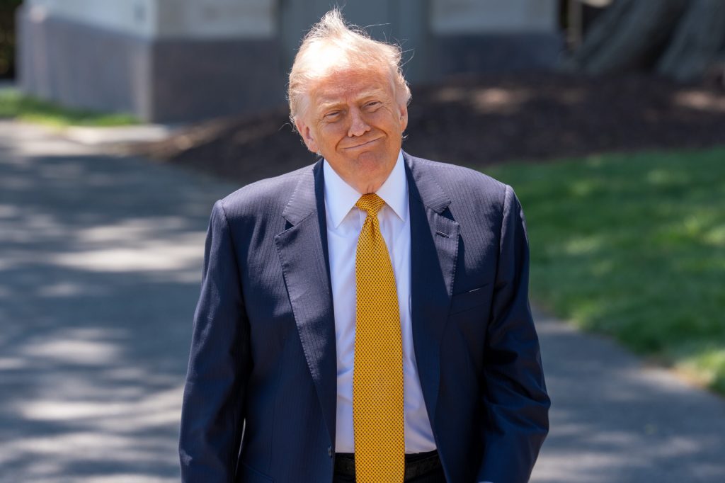 Trump cere uraniul de la Teheran in timp ce SUA anunta extinderea armistitiului cu Israel si Liban
