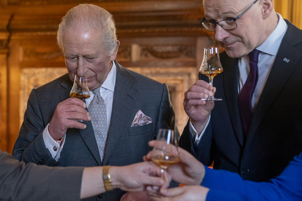 Trump elimina tarifele pe whisky ul scotian dupa vizita Regelui Charles