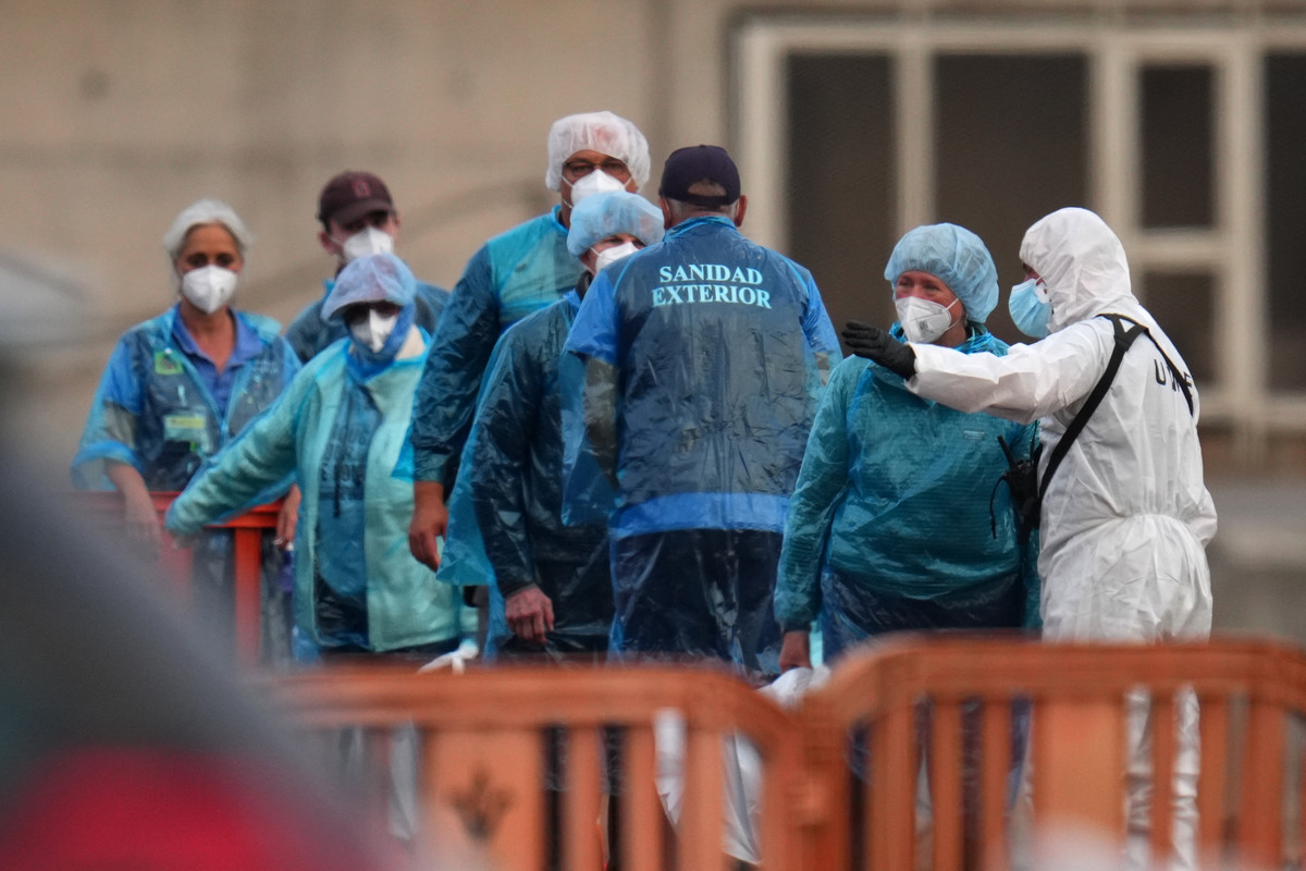 Un american a fost testat pozitiv pentru hantavirus, iar altul prezintă simptome ușoare. 1 Un american a fost testat pozitiv pentru hantavirus iar altul prezinta simptome usoare