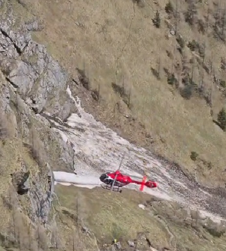 Un turist bulgar a cazut 40 de metri intr o prapastie pe Valea Caraimanului pe un traseu inchis