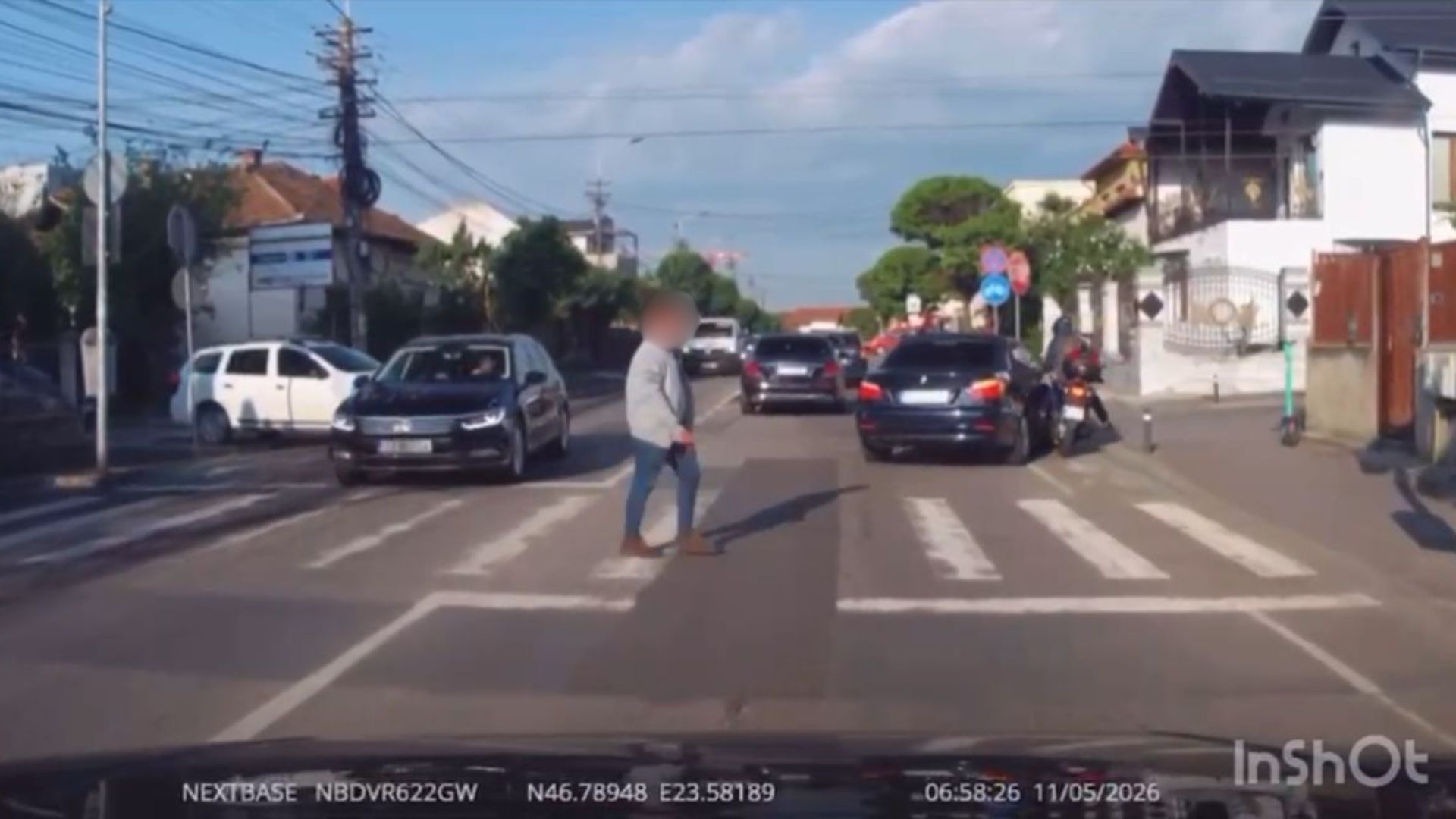 VIDEO. Motociclist din Cluj, rănit după ce un șofer i-a tăiat calea brusc, fără să se asigure: „Totul s-a întâmplat într-o secundă” 1 VIDEO Motociclist din Cluj ranit dupa ce un sofer i a taiat calea brusc fara sa se asigure Totul s a intamplat intr o secunda