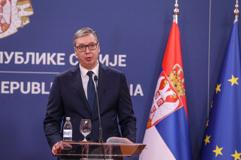 Zeci de mii de persoane protesteaza in Serbia impotriva presedintelui Aleksandar Vucic