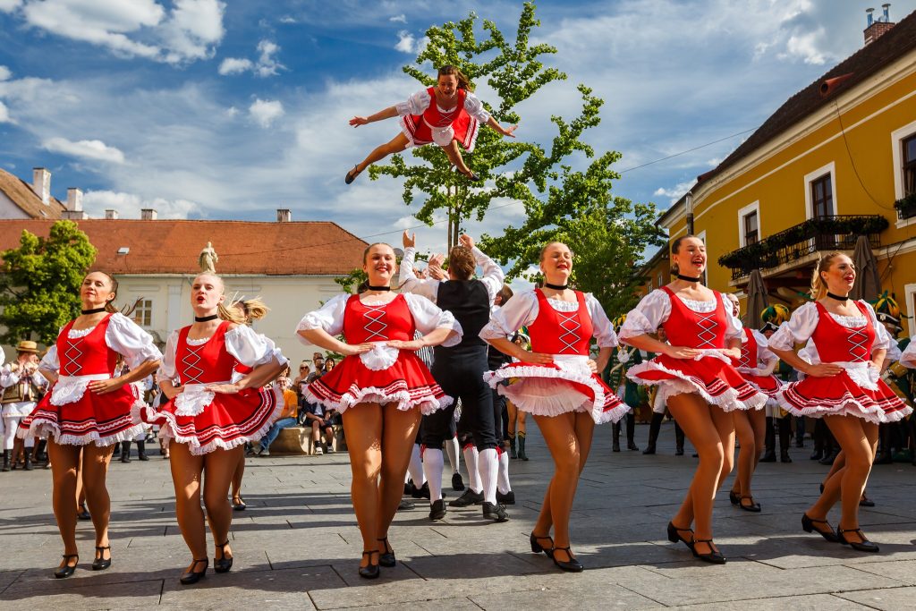 Cluj Napoca s a umplut de culoare Mii de oameni au celebrat 50 de ani de prietenie cu Koln FOTO