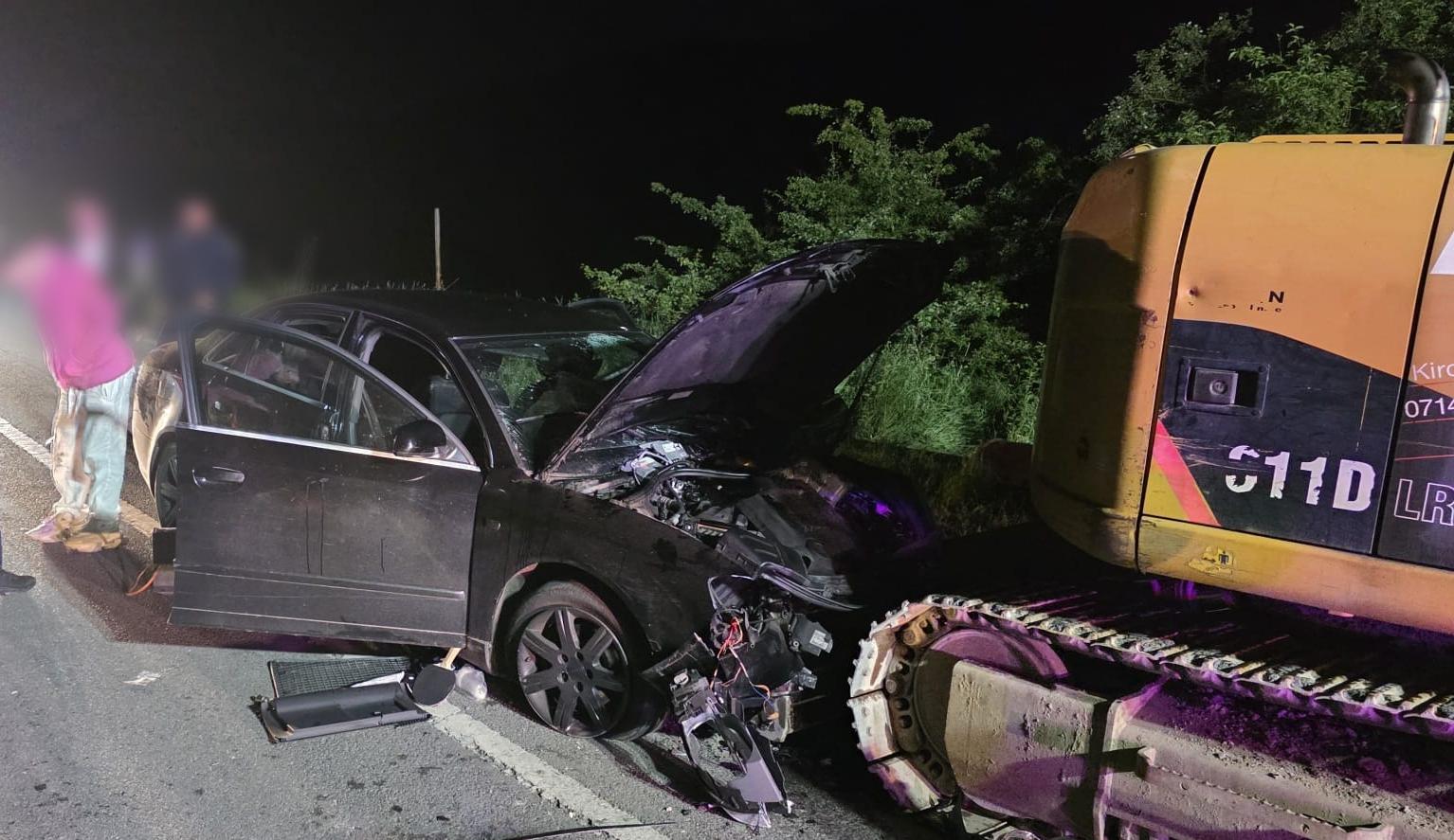 Cum s a petrecut accidentul din Cluj in care 5 tineri au fost raniti Soferul de 20 de ani aflat sub influenta alcoolului a pierdut controlul intr o curba
