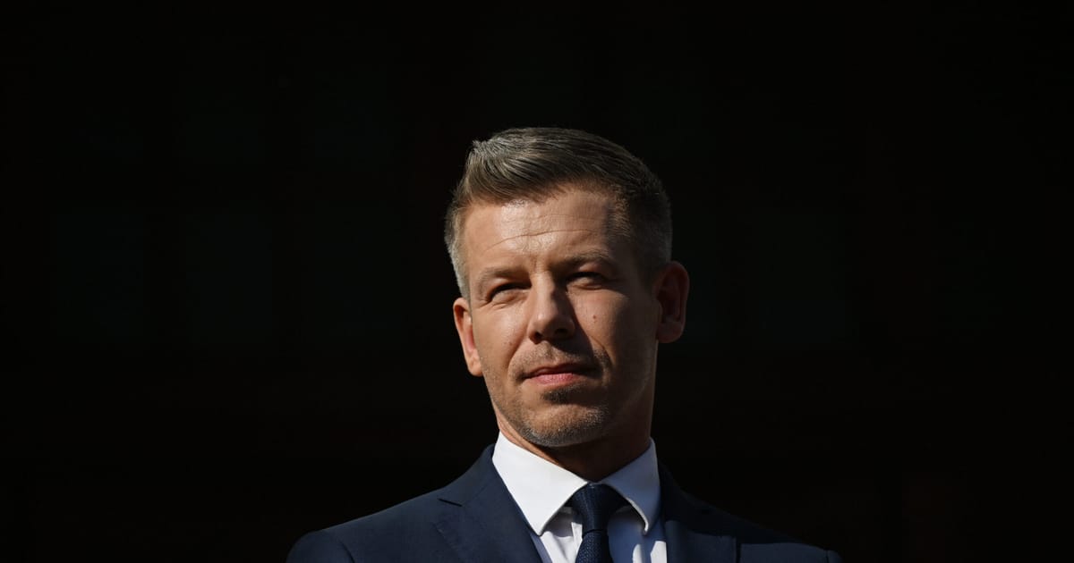 Maghiarii din Ungaria amenință că vor modifica constituția pentru a-l îndepărta pe președinte. 1 Maghiarii din Ungaria ameninta ca vor modifica constitutia pentru a l indeparteza pe presedinte