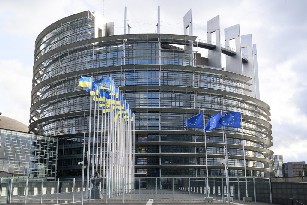 Parlamentul European abandoneaza Google pentru un motor de cautare francez din motive de confidentialitate