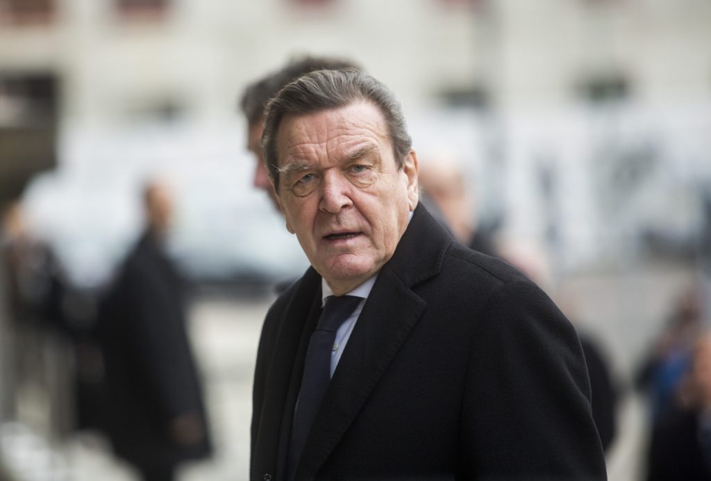 Un jurnalist de la RTL l a intalnit pe Gerhard Schroder intr un hotel din Moscova Ce profesie avea fostul cancelar al Germaniei