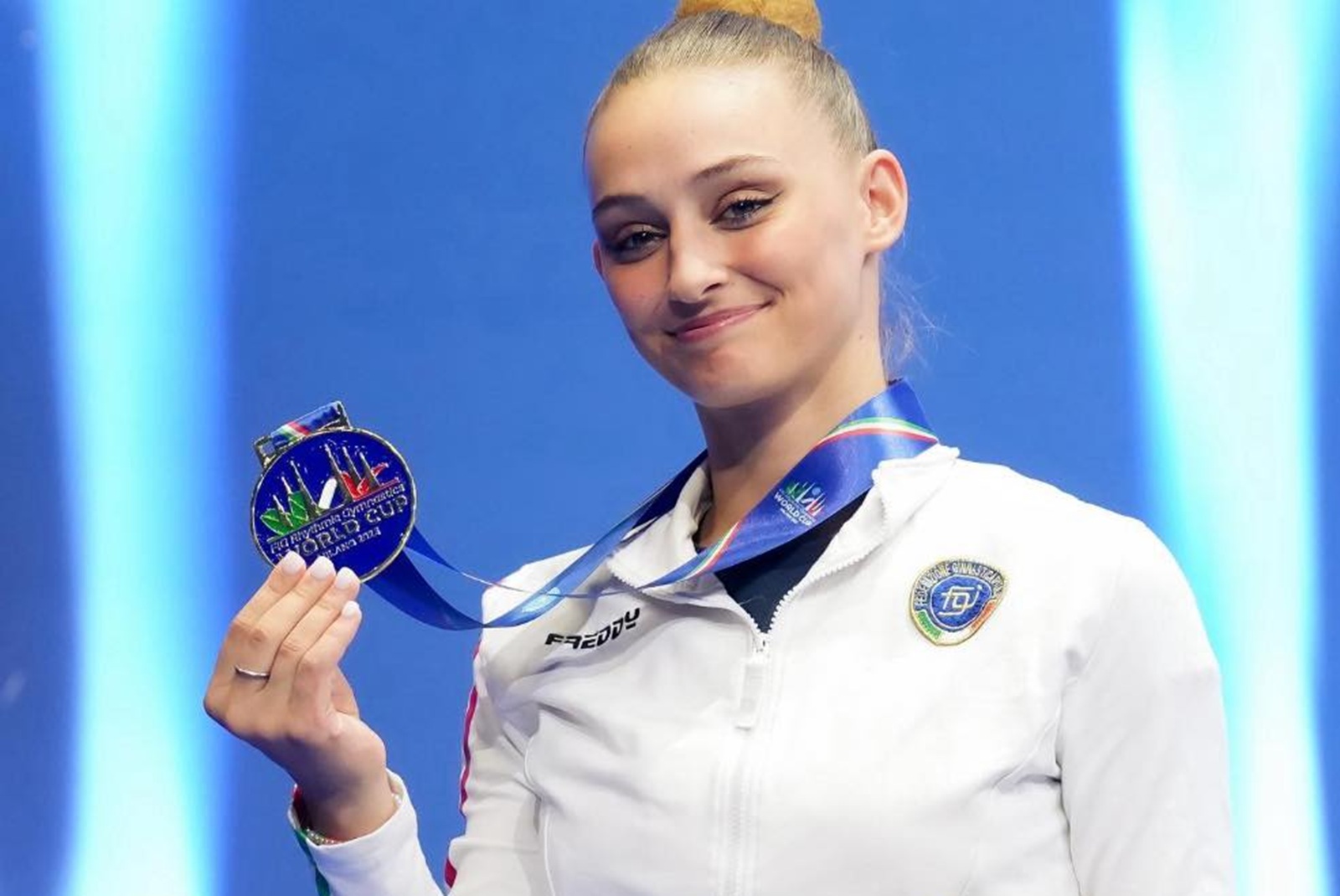 incredibil reprezinta italia la campionatul european dar a fost respinsa la bacalaureat din cauza unui 4 la educatie fizica